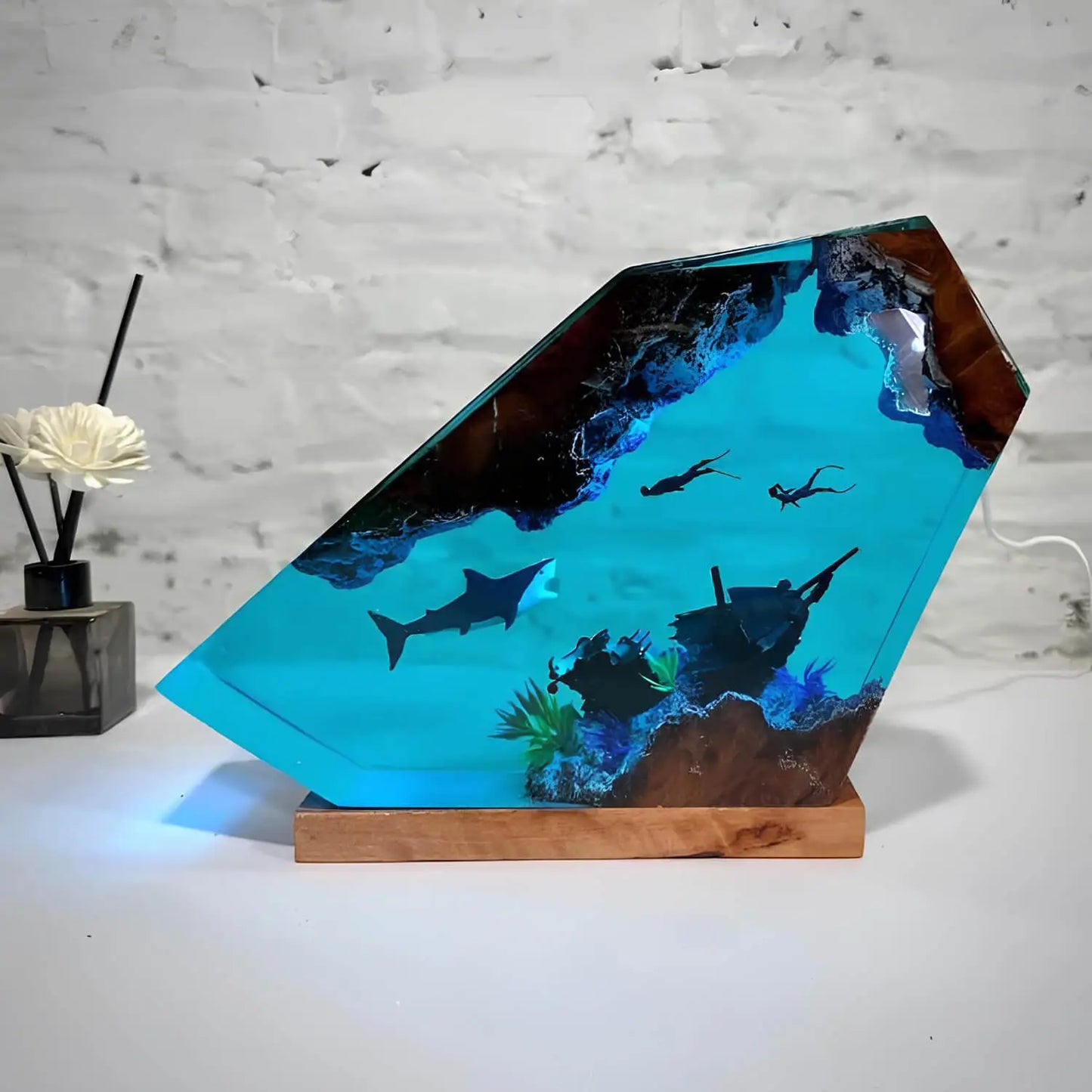 Seabed Exploration Organism Resin Table Light Creactive Art Decoration Lamp Diving Sunken Ship Theme Night Light  USB Charge