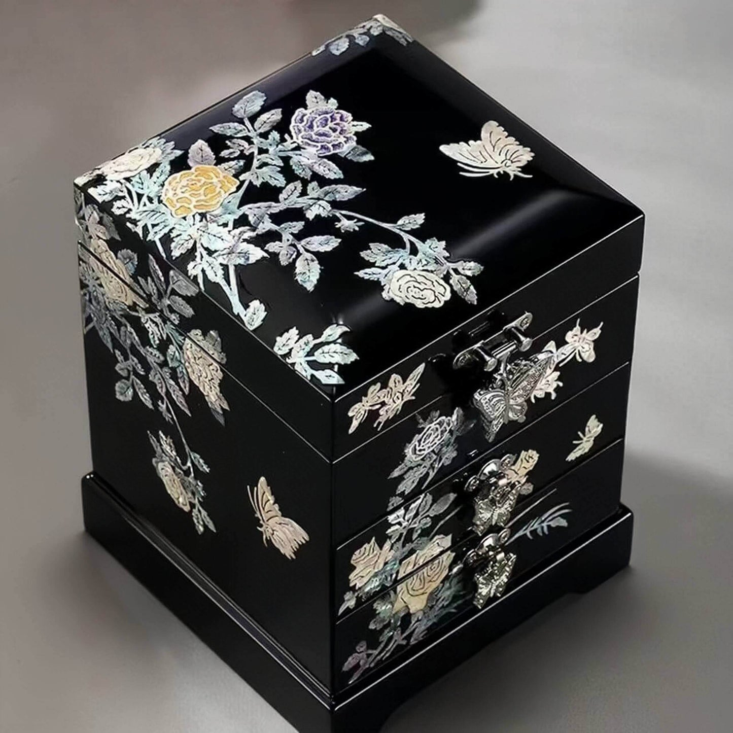 Handcrafted Jewelry Box with Inlaid Colored Shells QS07